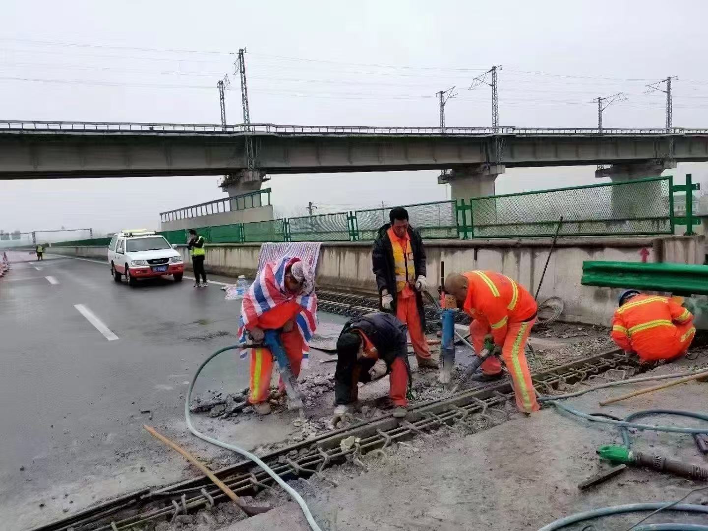 西林桥梁伸缩缝抢修料
